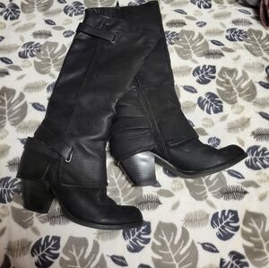 Fergalicious by Fergie black boots size 8.5